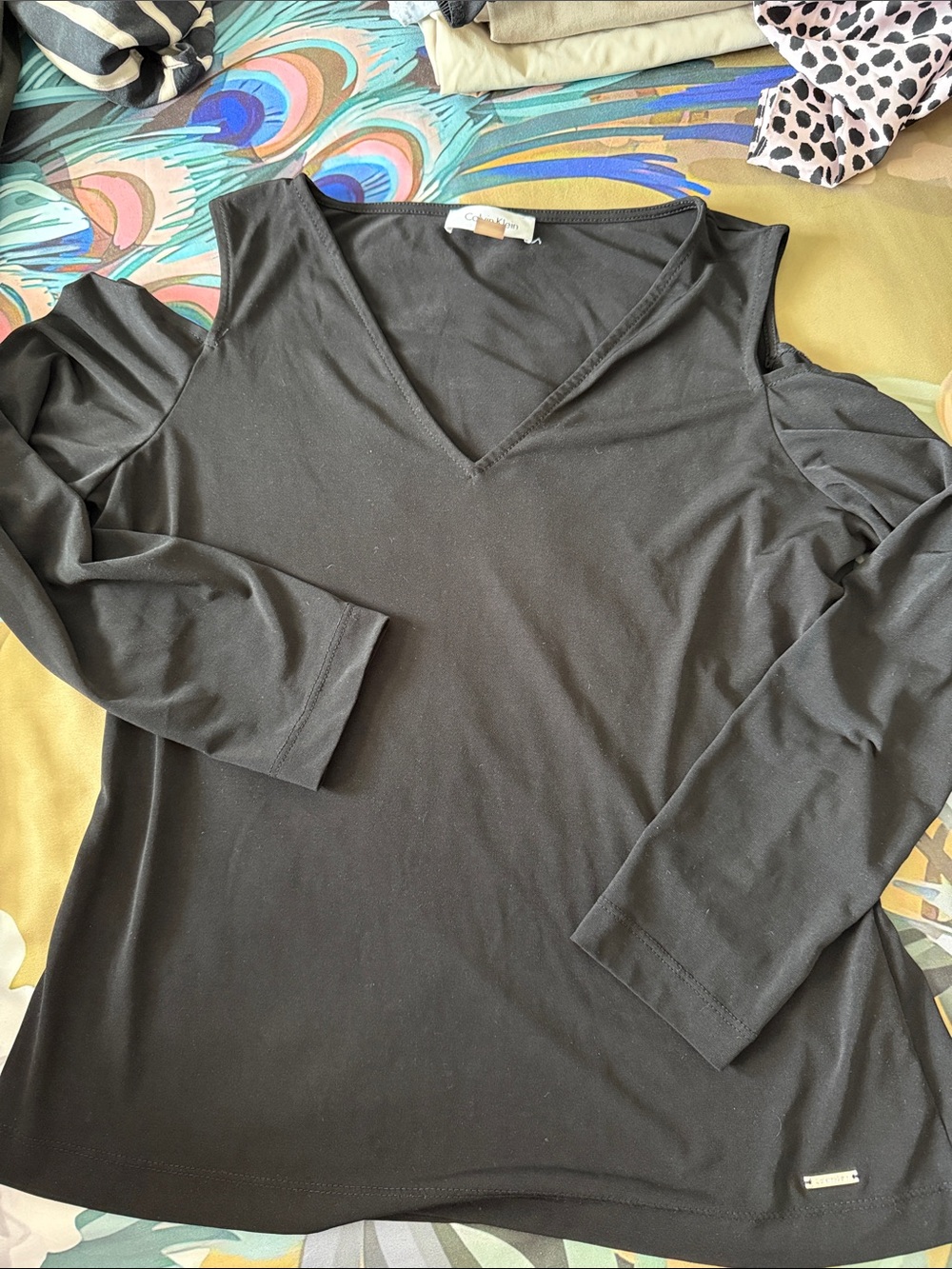 Calvin Klein Black Cold-Shoulder V-Neck Long Sleeve Tee